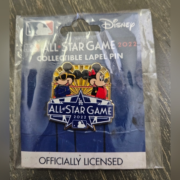 Disney All-Star Game 2022 Collectible Lapel Pin - Picture 1 of 3